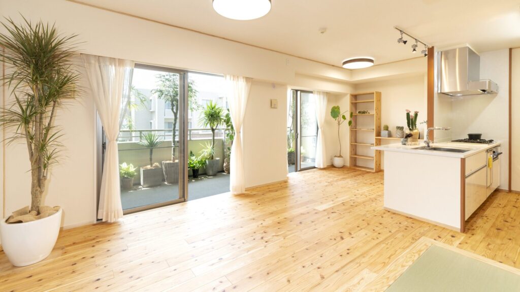 シンプルに暮らす 風と光と無垢の家