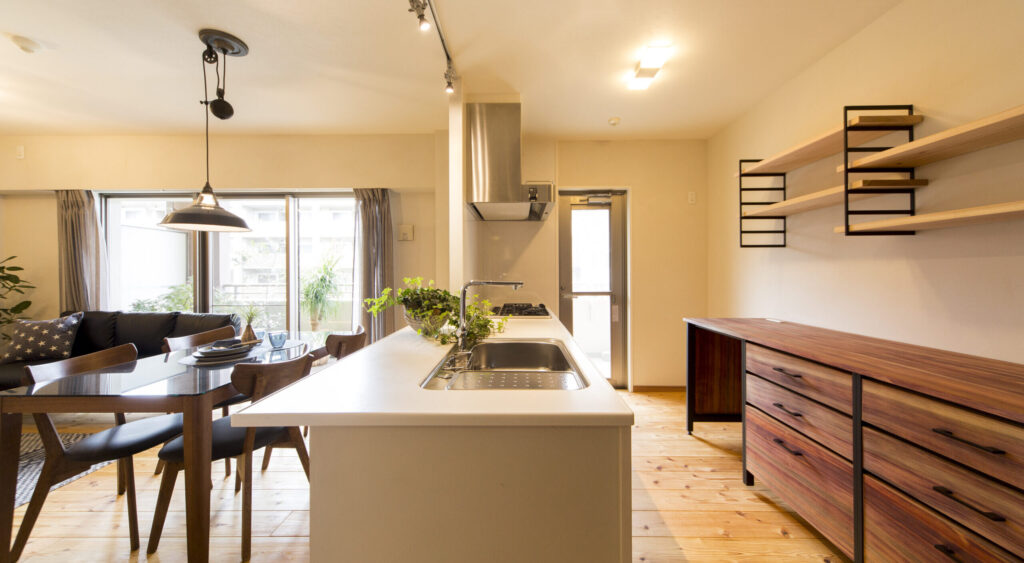 風が通る暖かな収納満載の家