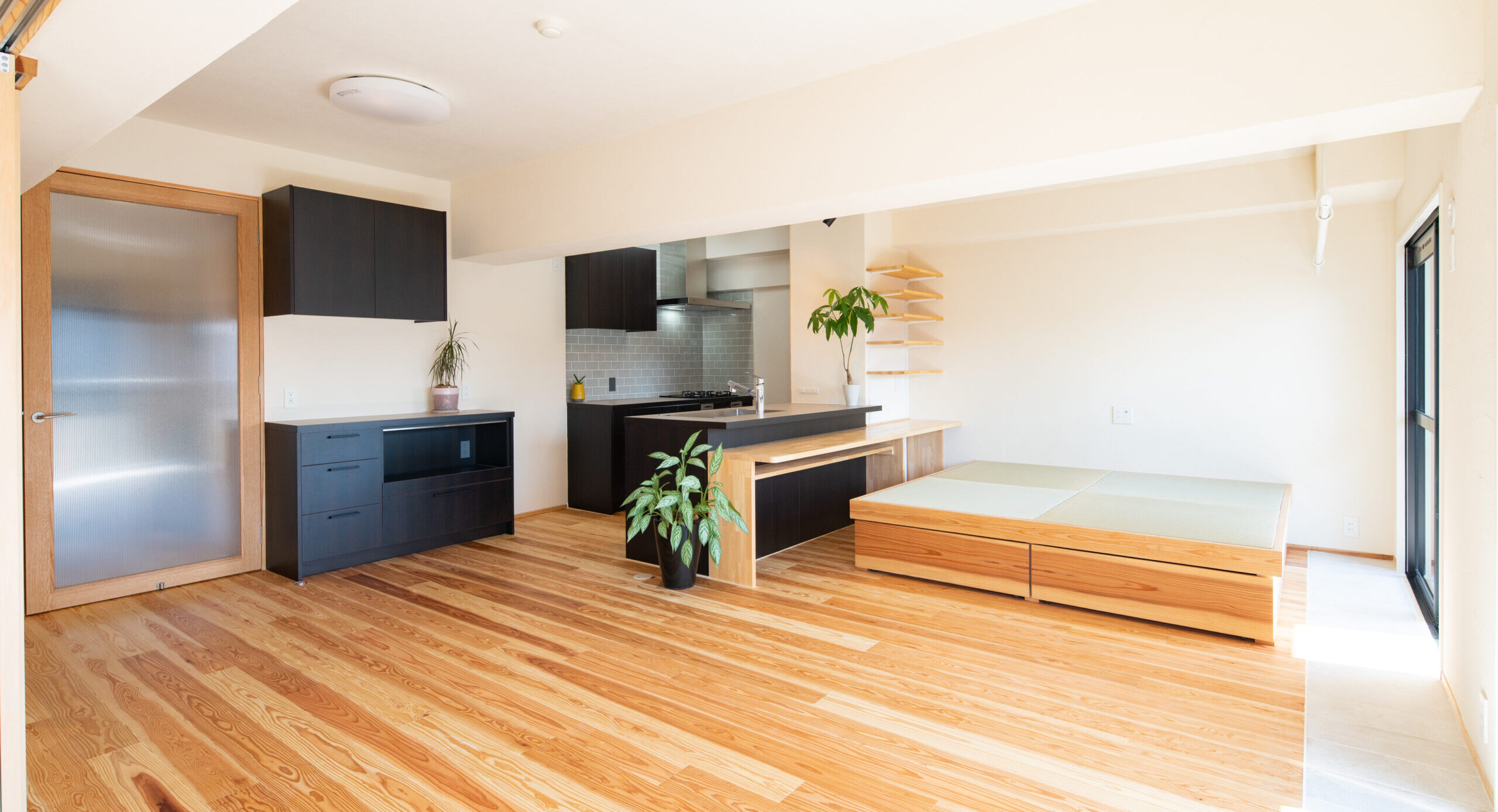 光あふれる♪木のぬくもりとキッチンスタジオの家