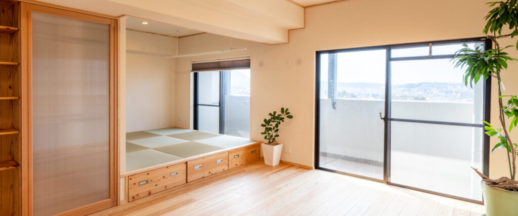 新宮の街と自然を見渡す 陽だまり色のお家