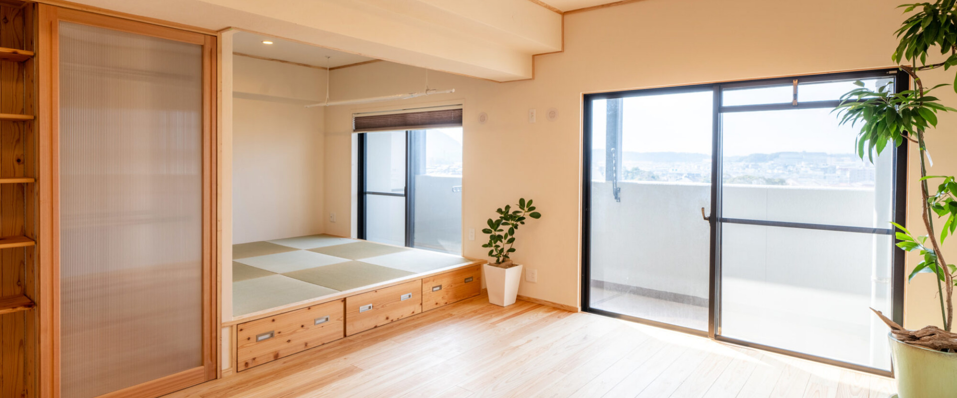 新宮の街と自然を見渡す 陽だまり色のお家